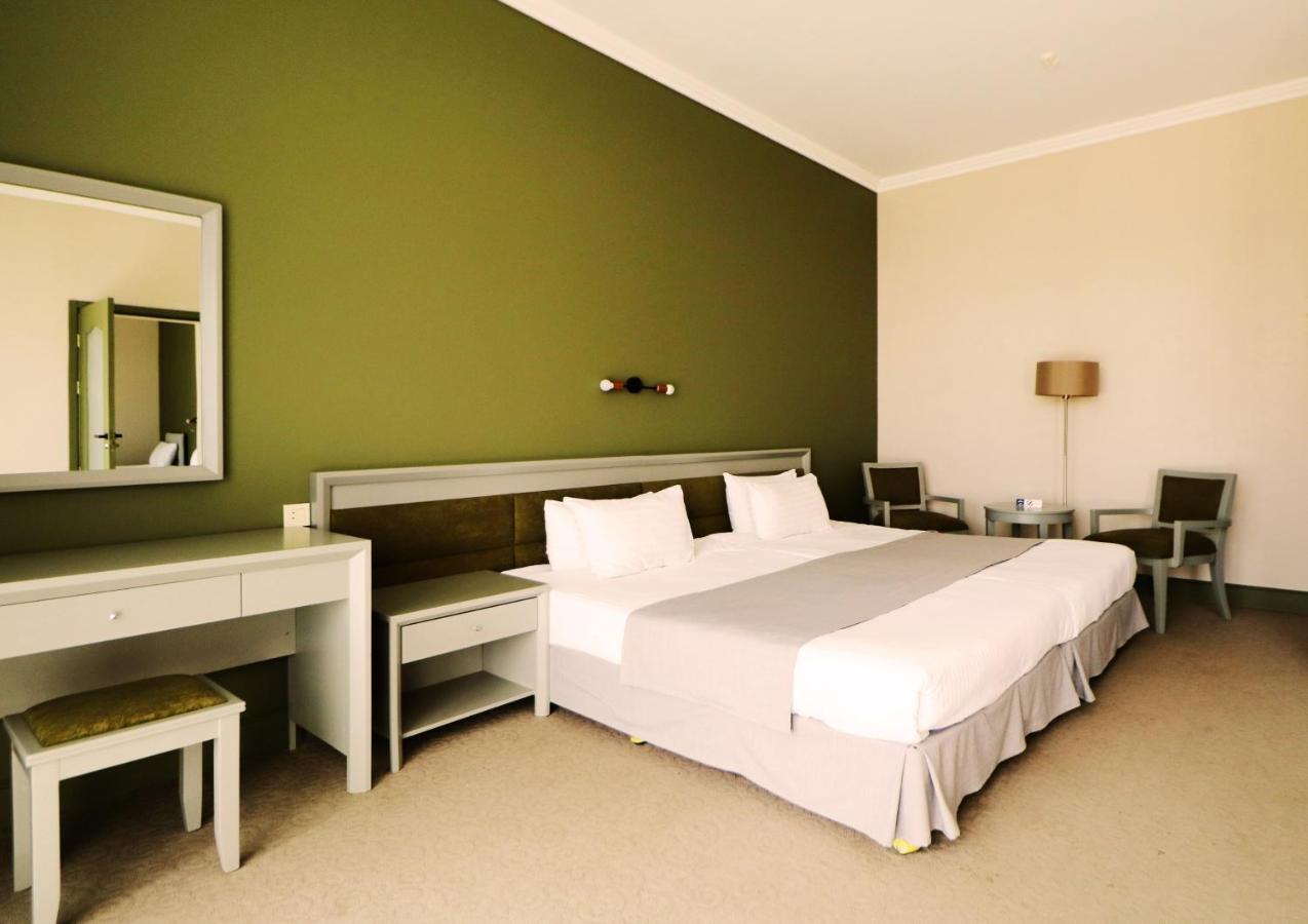Bugaz Sea View Hotel Gribovka Ngoại thất bức ảnh