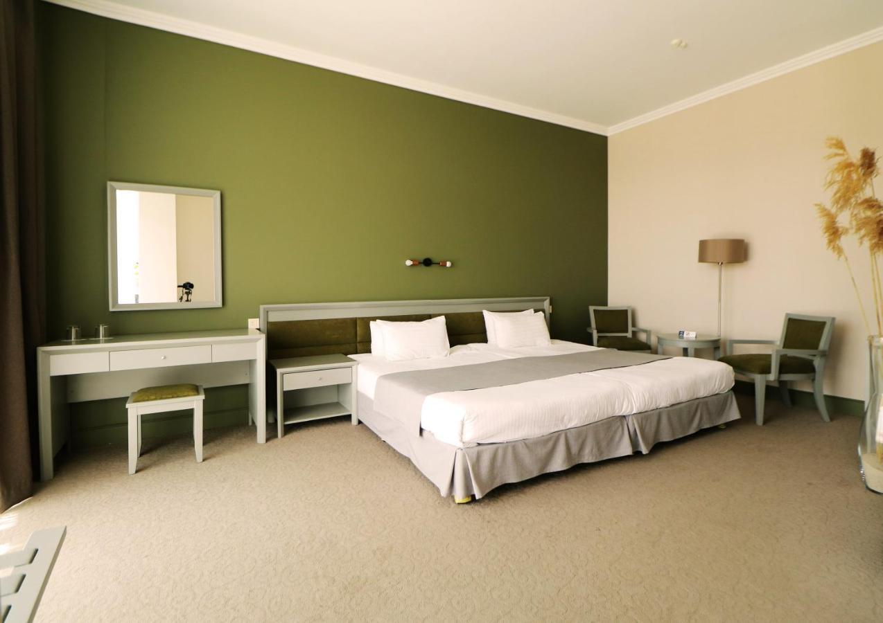 Bugaz Sea View Hotel Gribovka Ngoại thất bức ảnh