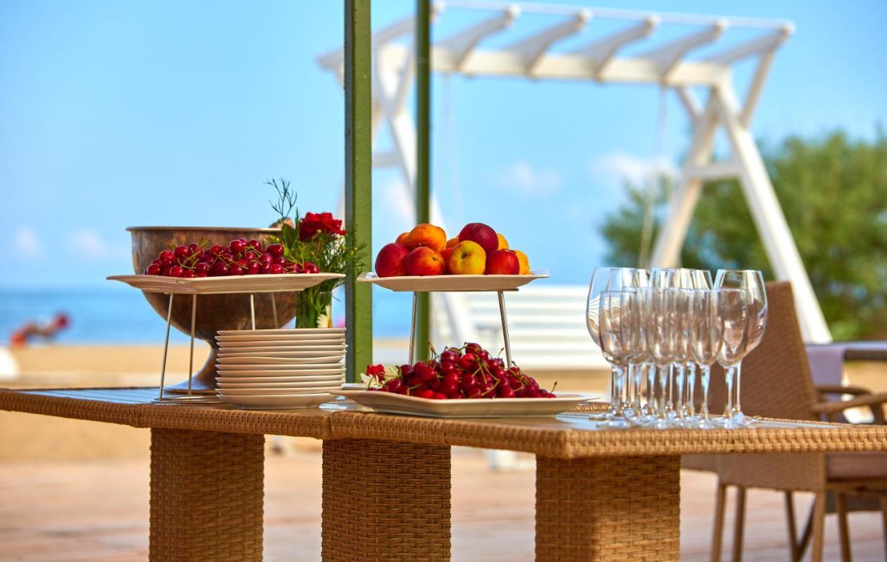 Bugaz Sea View Hotel Gribovka Ngoại thất bức ảnh