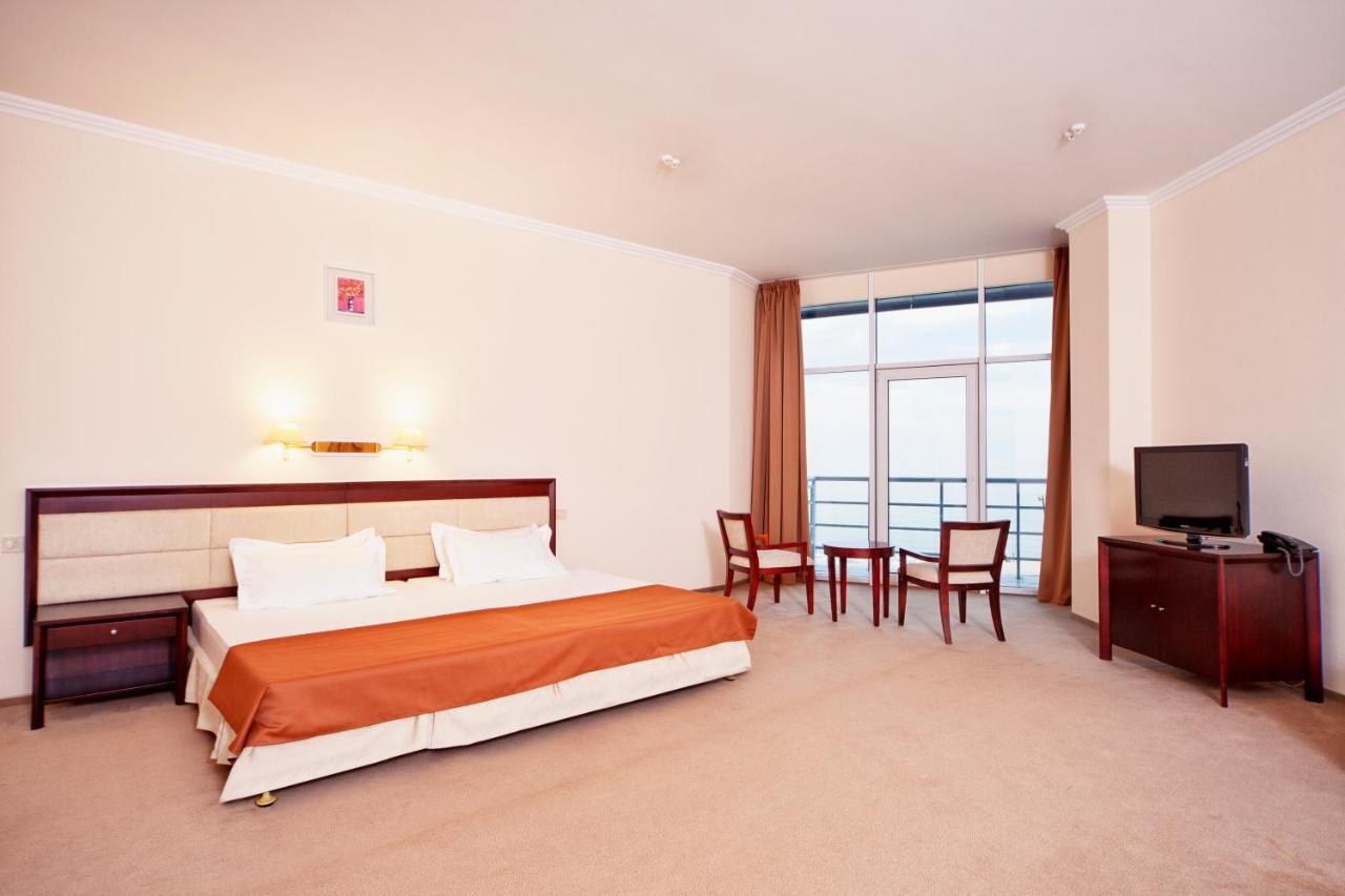 Bugaz Sea View Hotel Gribovka Ngoại thất bức ảnh